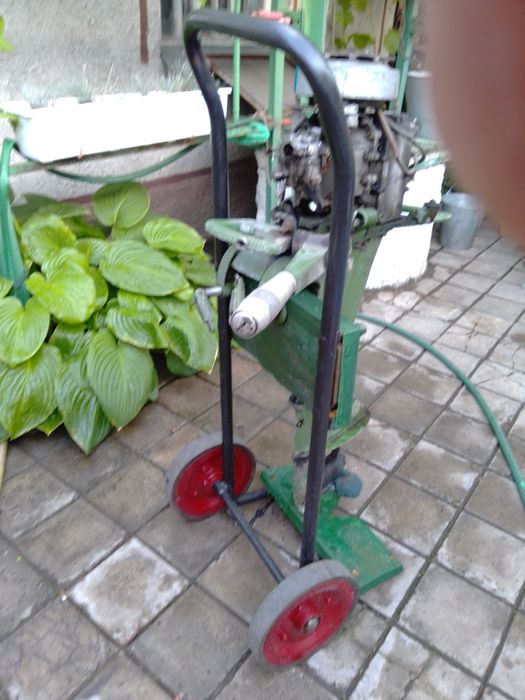 Тележка для лодочного мотора.