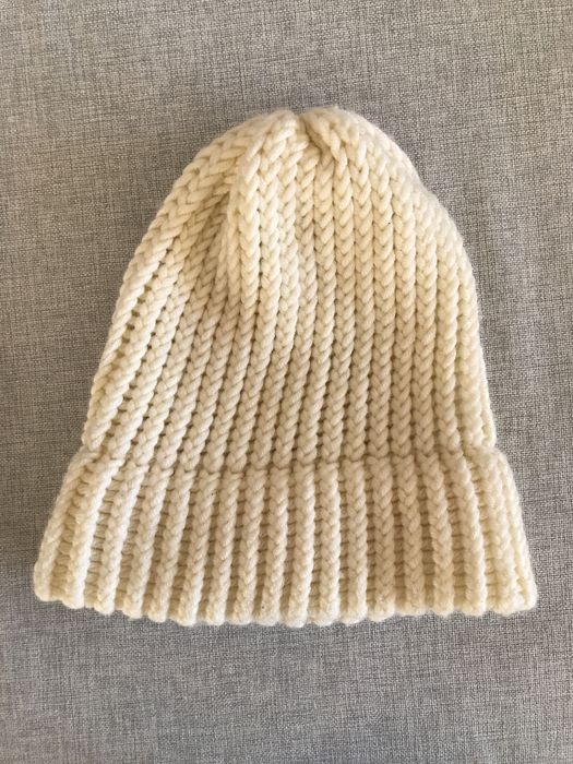 Zimowa czapka z wełną merino kremowa gruby splot