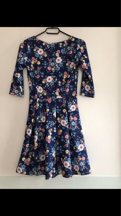 Wiosenna sukienka w kwiaty