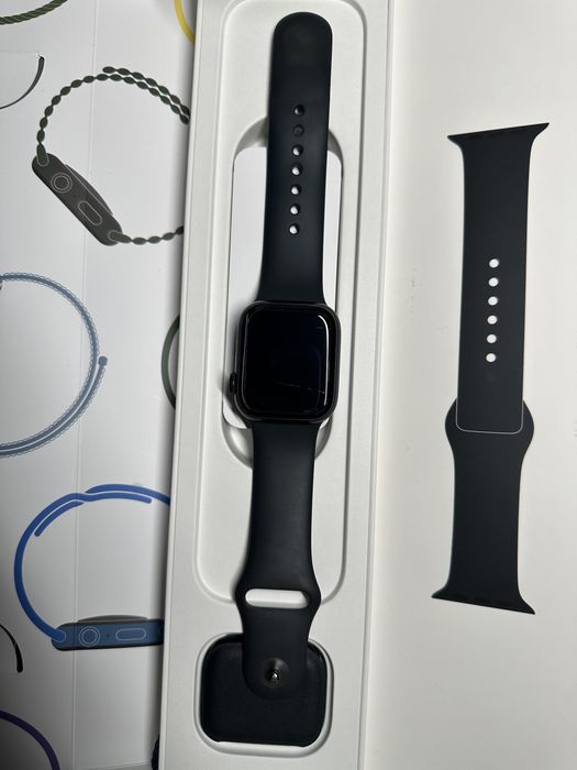 Apple watch series 7, 41 mm aluminium & ceramic case