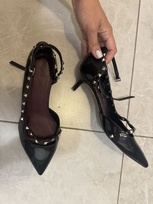 Продам туфлі чорні