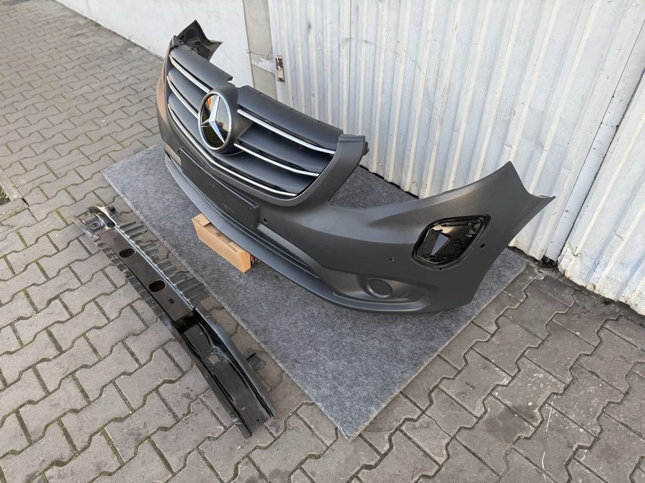 Бампер решітка підсилювач усилитель е Віто W447 e-Vito Vito electrik