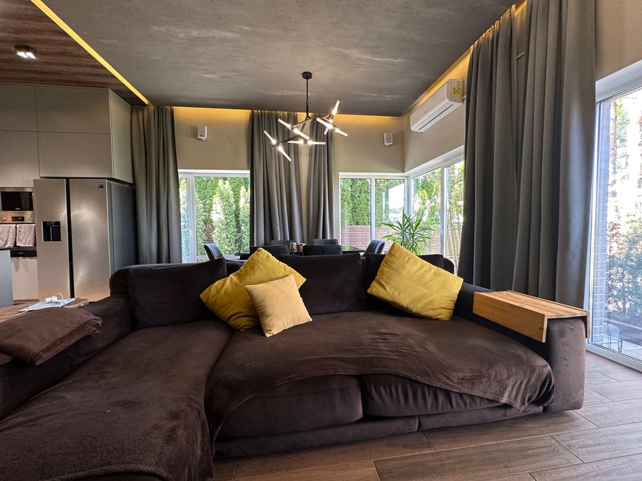 Будинок у найкращій локації Бучі, ділянка 8,5 соток