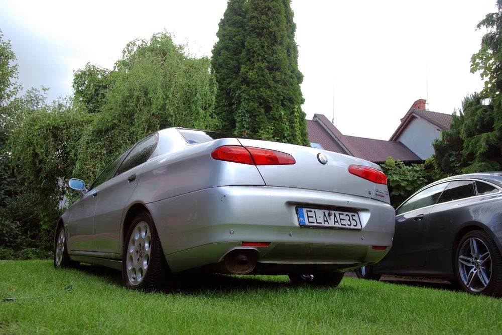 Alfa Romeo 166