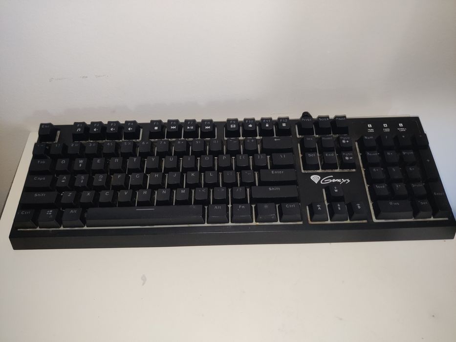 Zestaw gamingowy Genesis: klawiatura Thor 200 + mysz Krypton 190