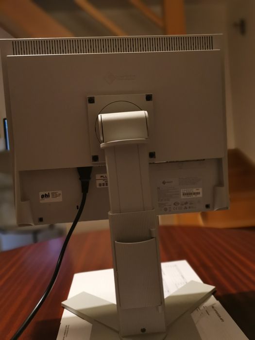 Monitor Eizo 19" LCD. Óptimas condições