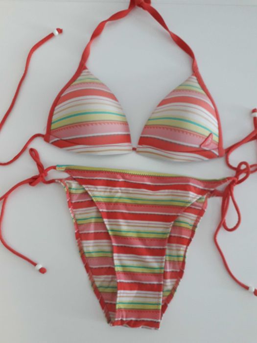 Bikini pushup triangular ás riscas da Sloggi