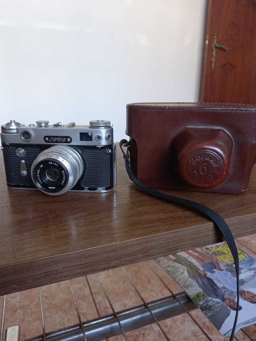 Máquina fotográfica Zorki-6 fabricada na Rússia