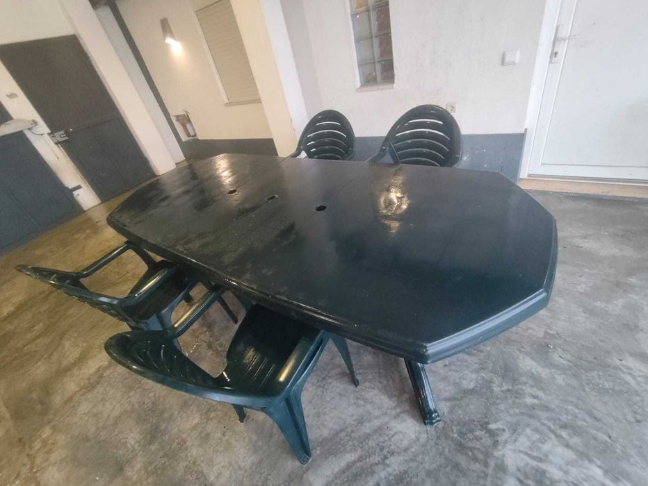 Mesa de exterior extensiva + 4 cadeiras