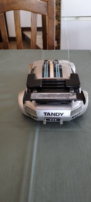 Carro telecomandado antigo