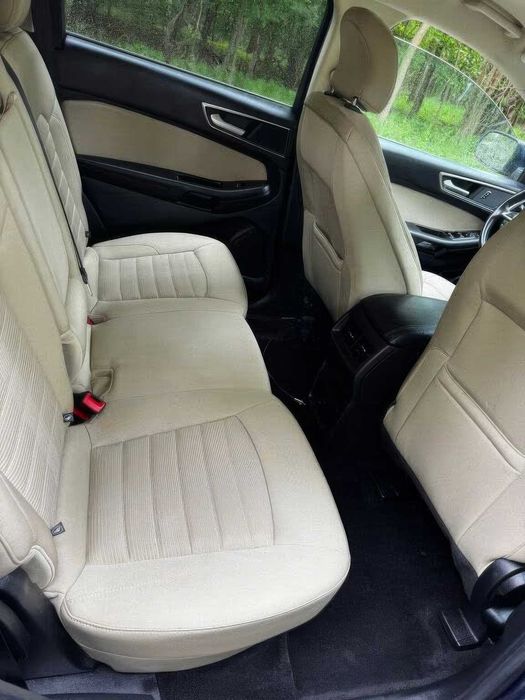 Ford Edge      2017