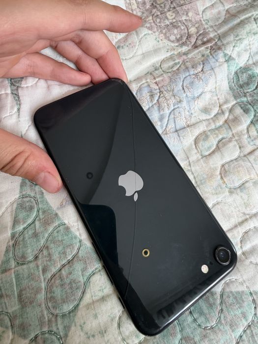 Продам iphone SE 2 gen