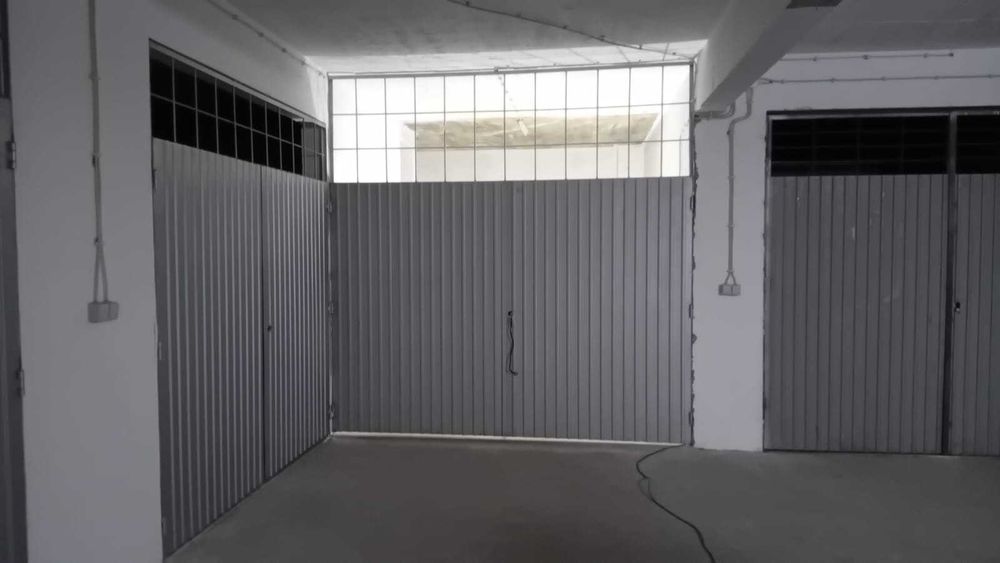 garagem fechada no centro da cidade do Entroncamento