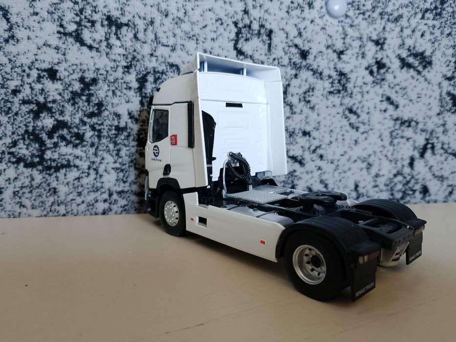 Eligor 1/43. Renault t 450