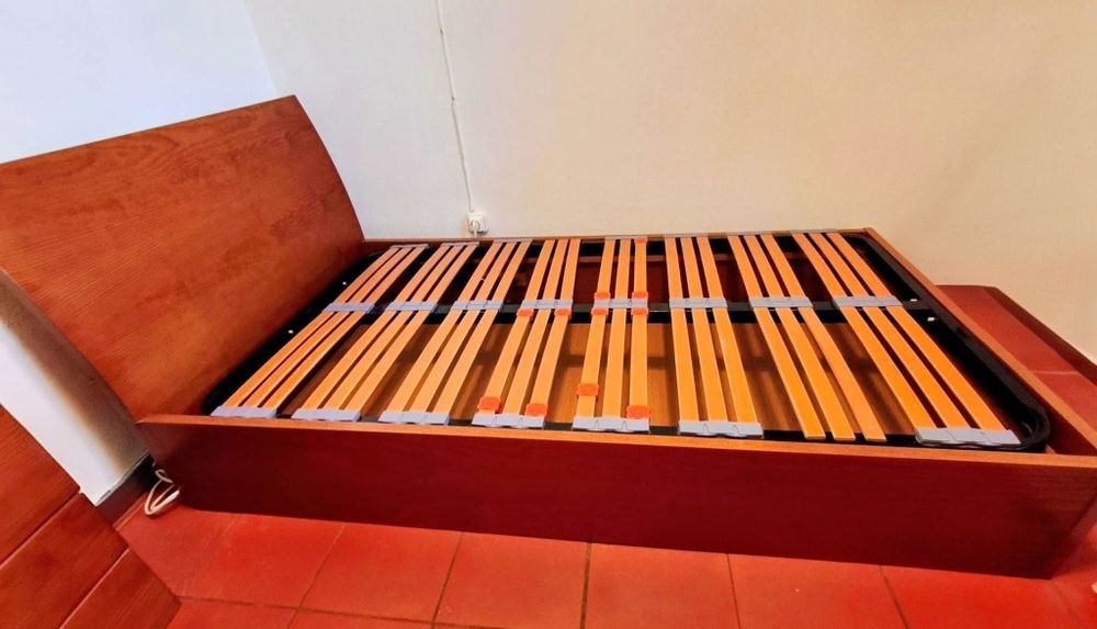 Vendo cama de solteiro sommier