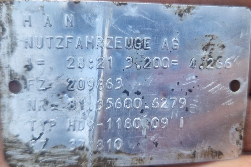 Most napędowy MAN F2000 środkowy 6x4 8x8