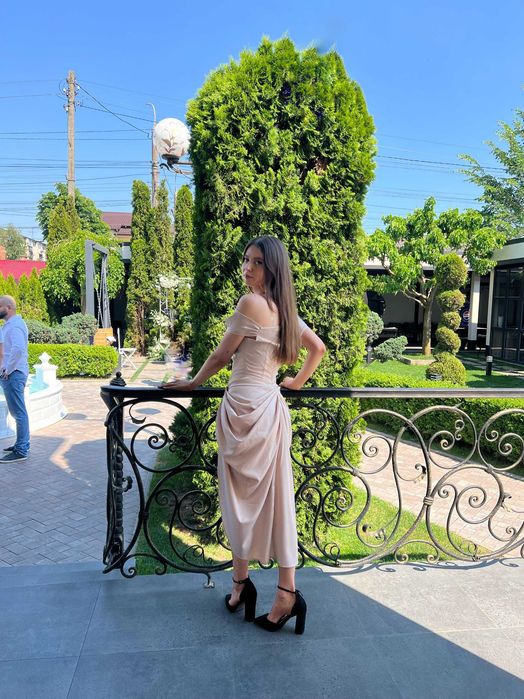 Святкове плаття PrettyLittleThings