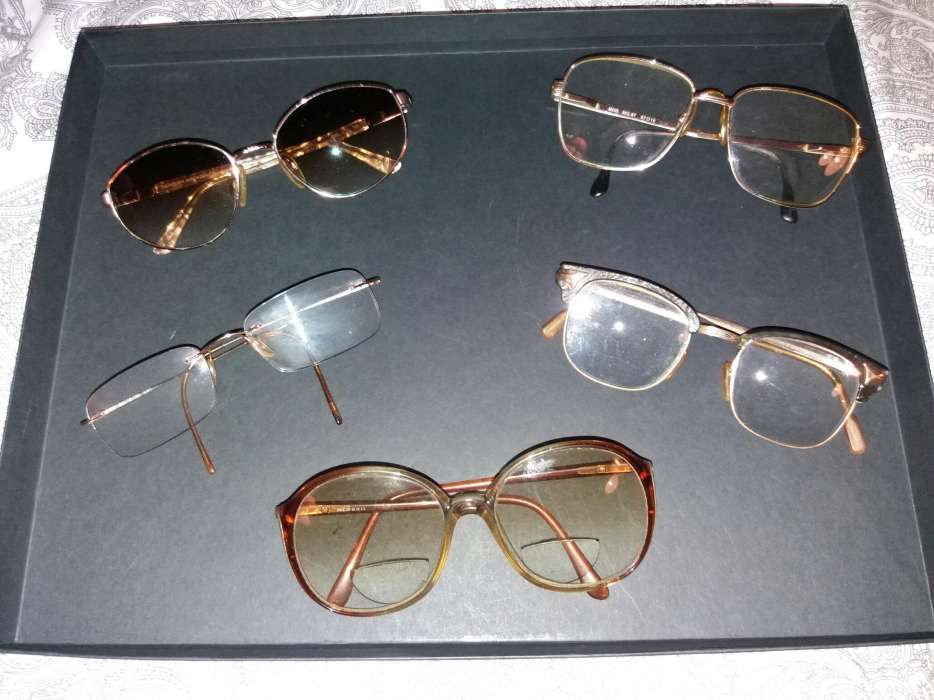 Armaçoes de oculos de marcas variadas