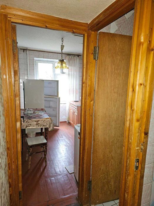 Продам 3 кімнатну квартиру  Лівий  берег вул Калинова  Образцова