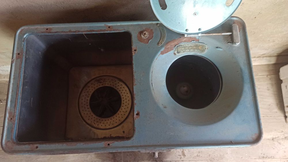 Советская Стиральная Машина ЗВИ-1, на запчасти или под восстановление.