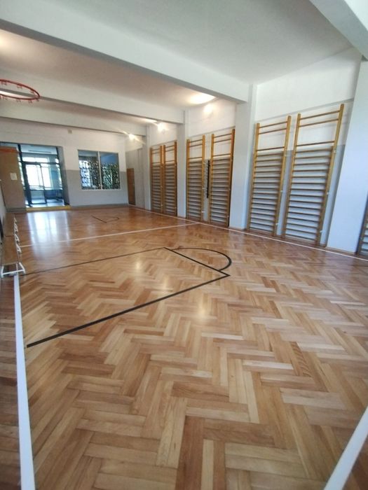 Cyklinowanie parkietów , renowacja schodów , montaż podłóg oraz listew