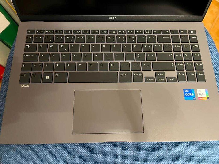 Portátil LG Gram 15" 15Z90Q, i7 1260P, 1TB NVMe, 16 GB RAM, Windows 11 Pro