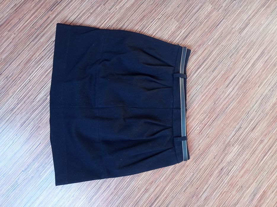 Spódnica mini z paskiem,36