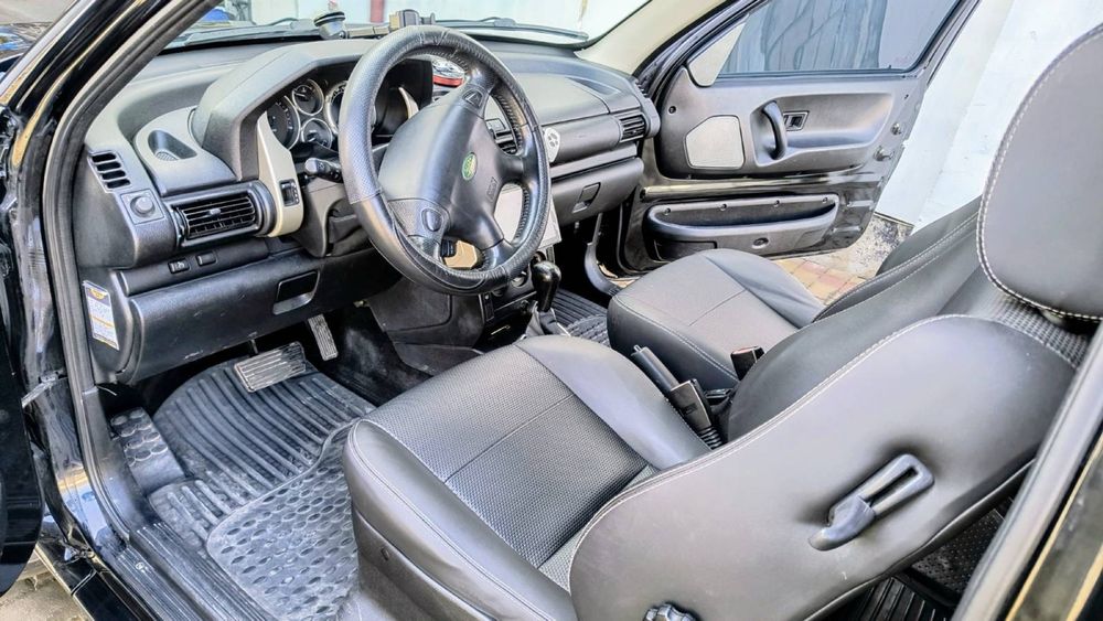 LAND ROVER 2005 рік