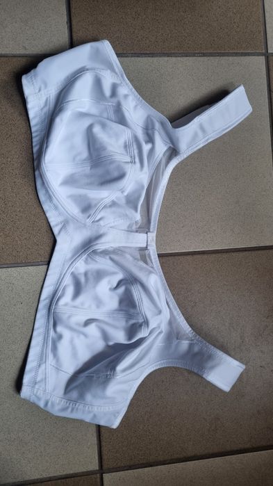 Biały miękki stanik bez fiszbin Anita 120c