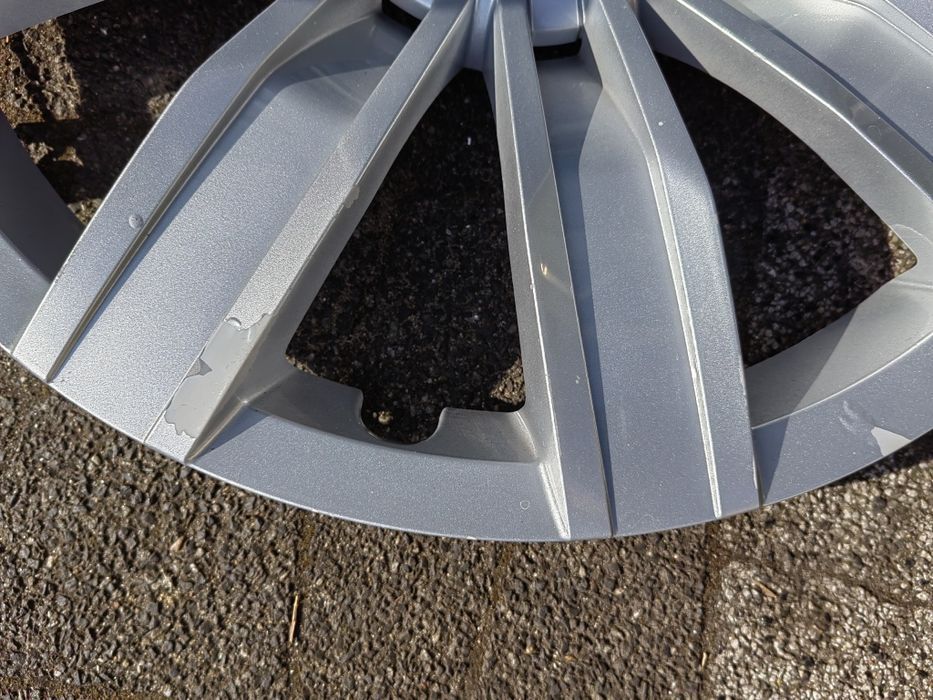 17" Kołpaki VW Tiguan Komplet Oryginaln Bardzo Ładne Golf  Passat 2