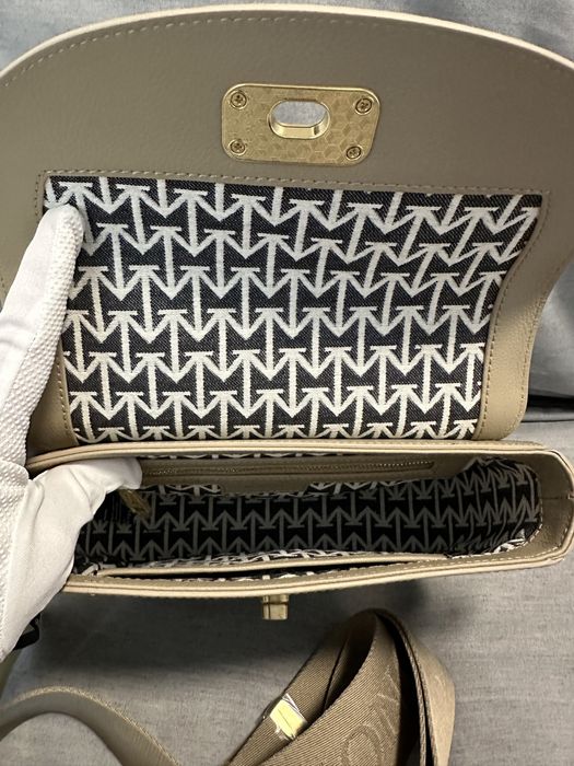 Кросбоді шкіряна оливкова MONCRIEF