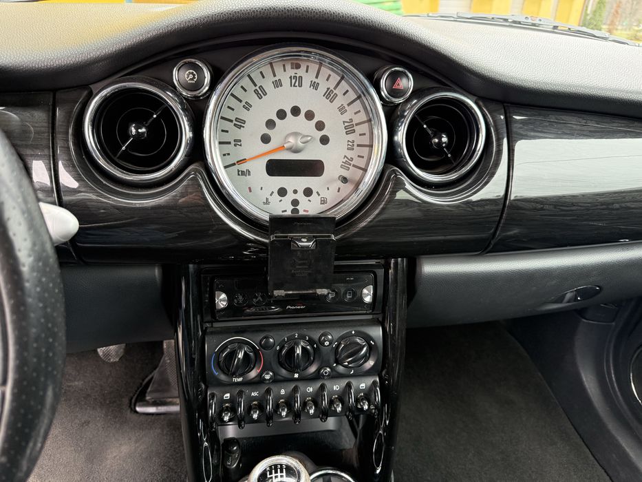 Продам Mini Cooper