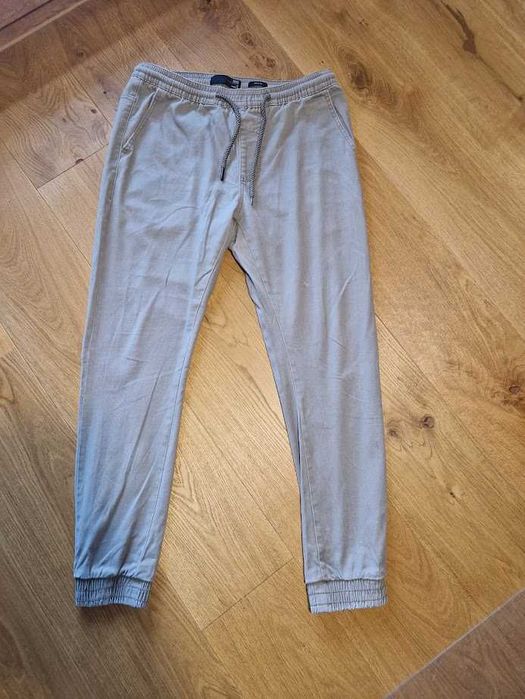 House Beżowe Joggery