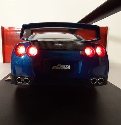 1/18 Nissan GT-R (R35) + Brian Figura - Fast and Furious - Jada
