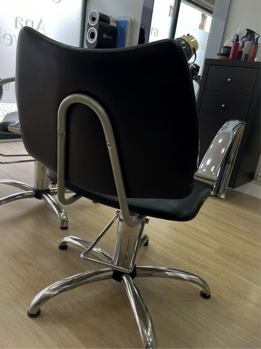 Conjunto de salão: cadeira de corte e rampa de lavagem