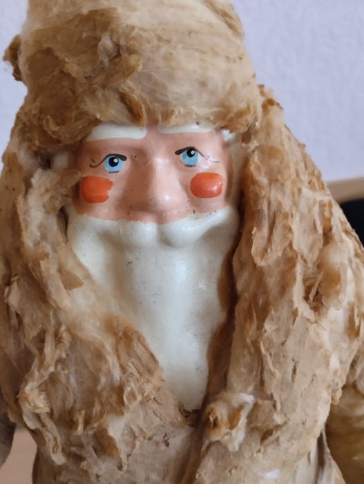Радянський дед Мороз з пап'є-маше