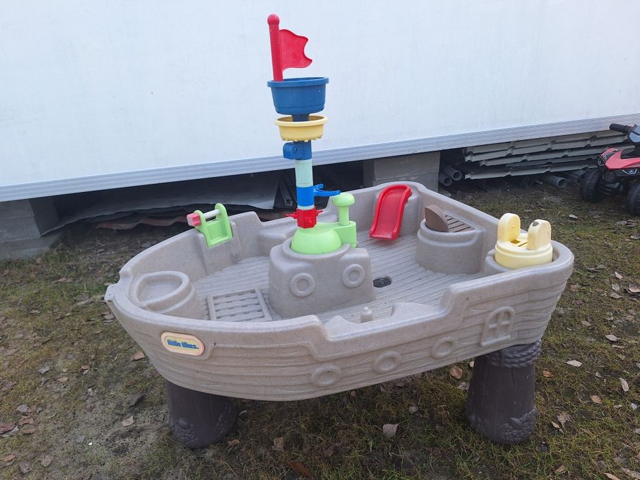 Statek wodny działko little tikes wodna zabawka na podwórko fontanna