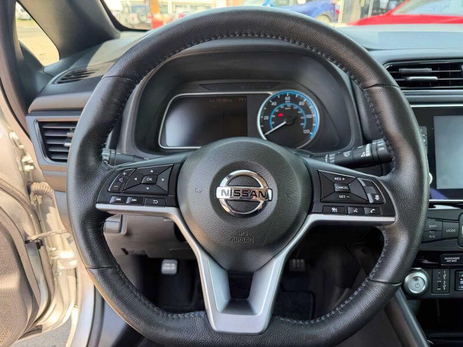 Nissan Leaf      2022