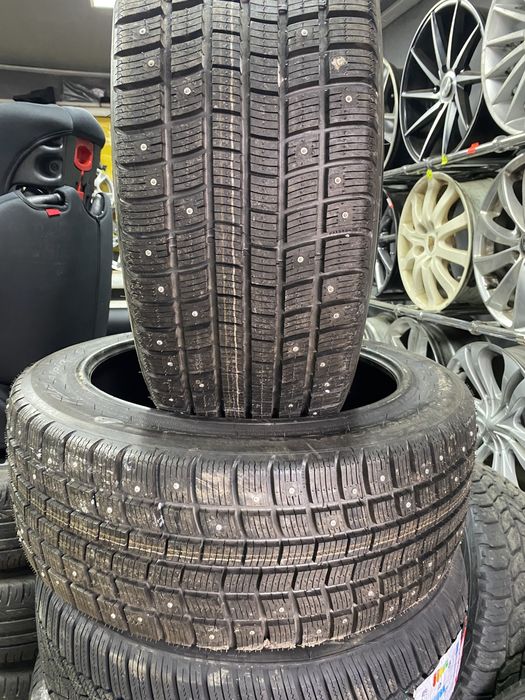 245 710 R490 pax новые 2шт броня  245 710 R 490 AC michelin под бандаж