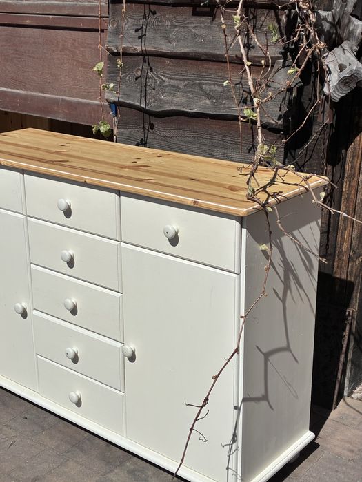 Sosnowa komoda - lite drewno - stabilna i solidna