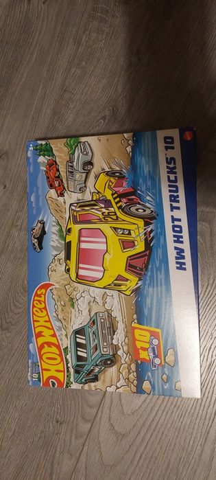 набір машинок hot wheels