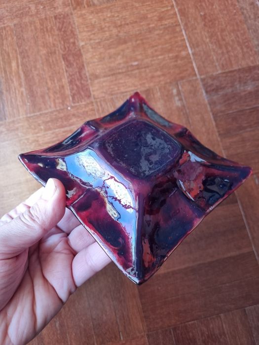 Prato decorativo em vidro pintado à mão