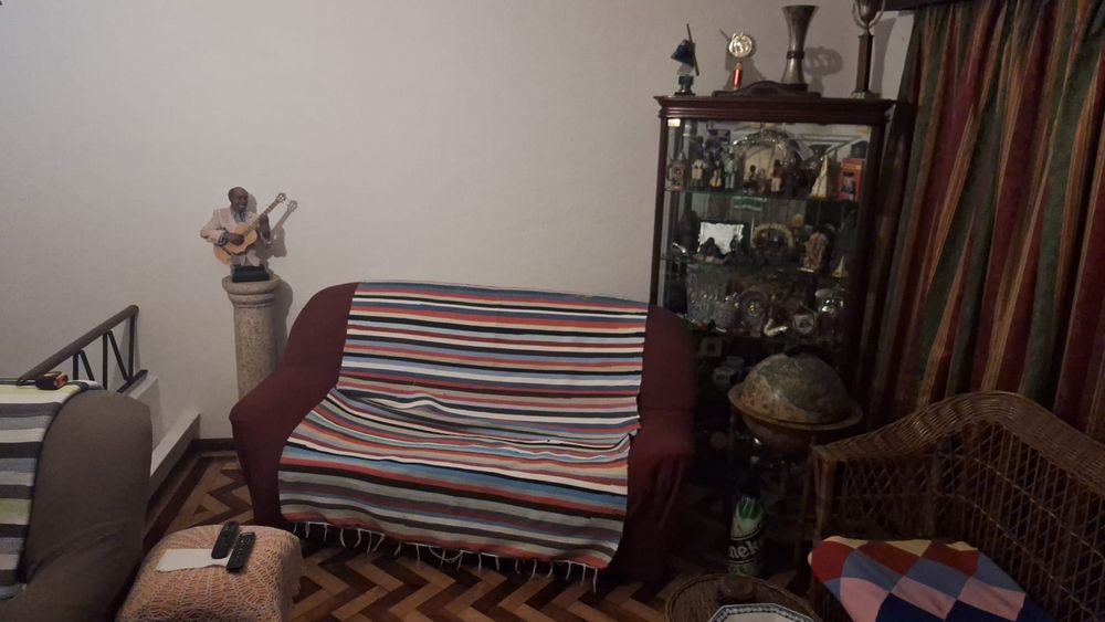 Sofá cama 3 lugares + 2 Maples com transporte oferta