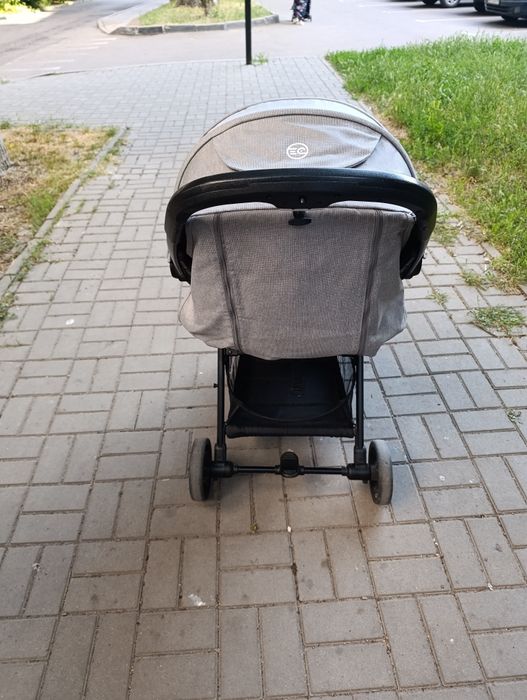 Продам коляску прогулочную