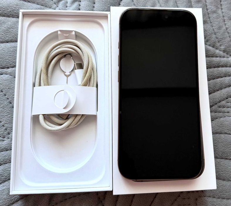 Смартфон Apple IPhone 16 Pro