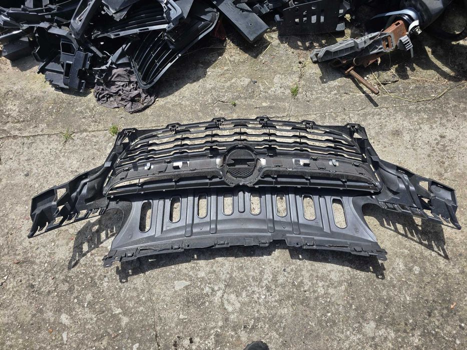 grill Opel Corsa E