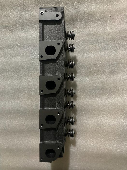 Головка блока Kubota V1505 V1703 V1902 d1102 d1301 d1302 d1403 d1403 d1503 d1703 d1803 v1205 v1305 v1405 v1305 v1500 v1501 v1502 v1505 v1701 v1702 v17