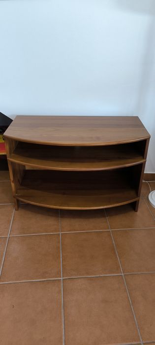 Mesa para TV em madeira maciça