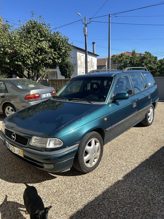 Opel Astra 1997 em bom estado