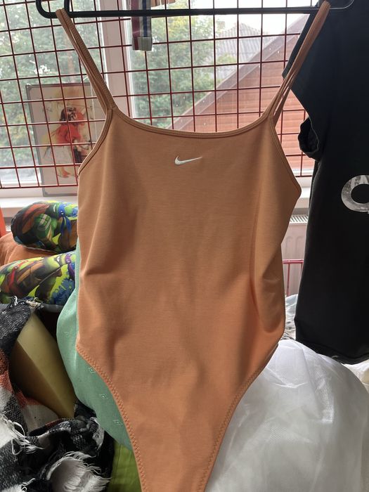 Майка жіноча Nike Body